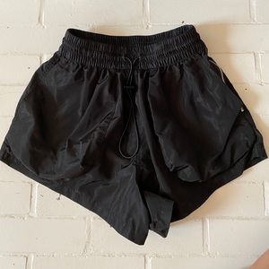 Black oversized black short